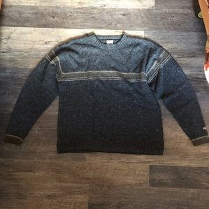 Men’s Columbia sweater that isn’t worn anymore